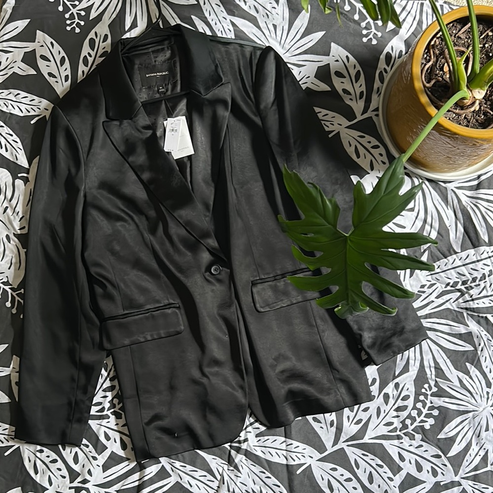 Elegant Black Women's Blazer